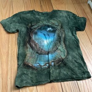 green tie dye the mountain brand graphic tee